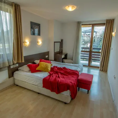 Apartment Banderitsa 1 *